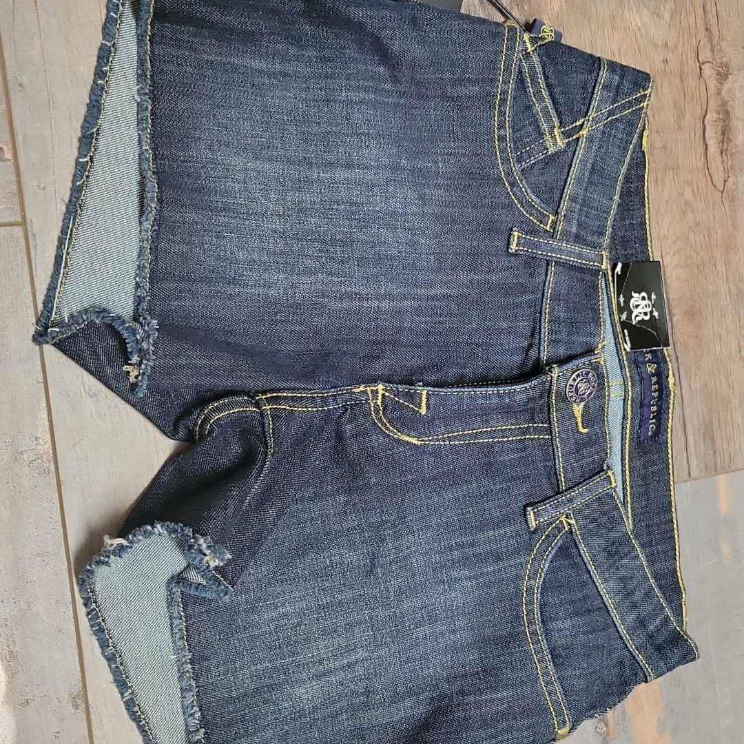 Brand New Rock And Republic Jean Shorts Sz 0
